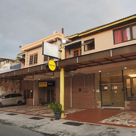 Spot On 2358 Aster Homestay Melati Εξωτερικό φωτογραφία
